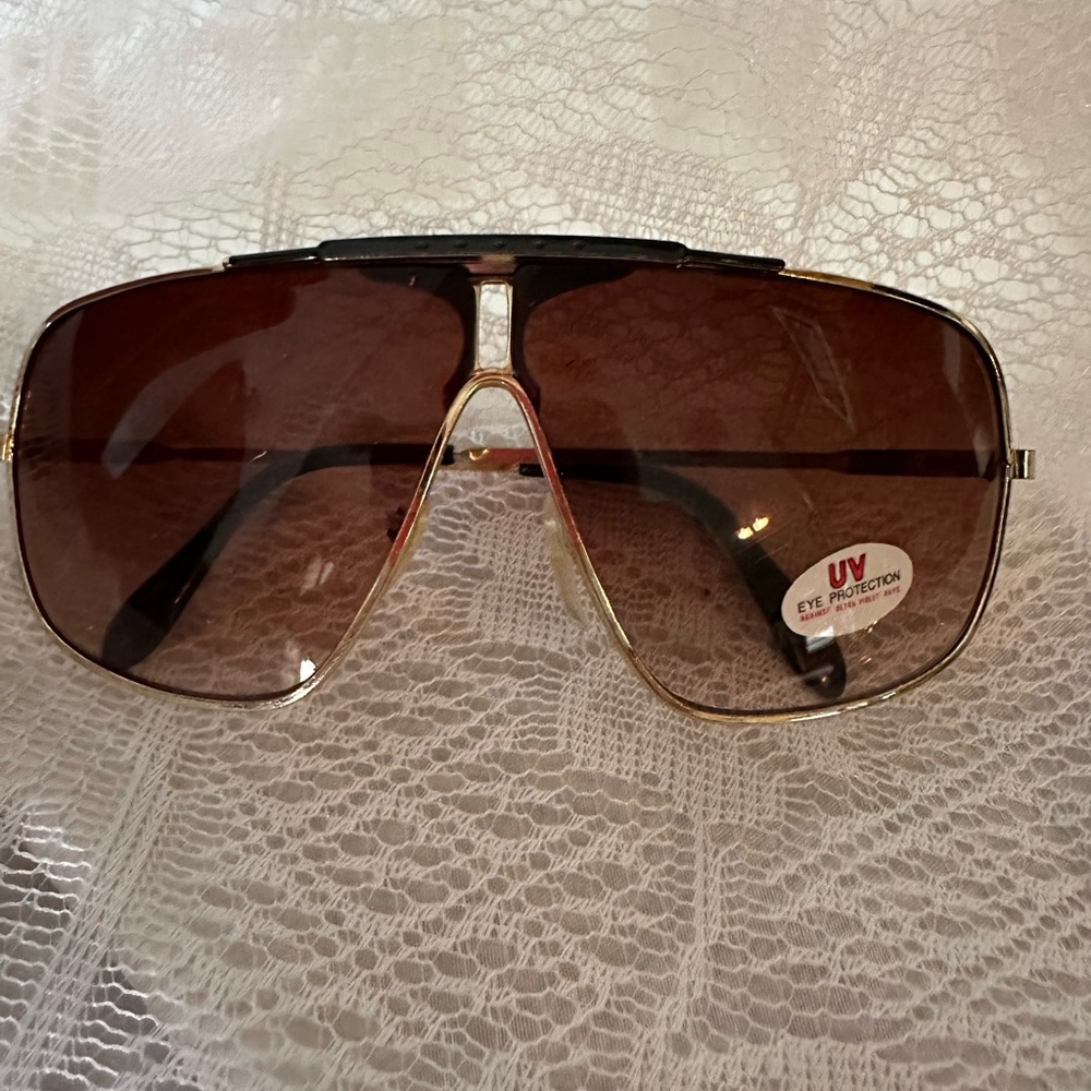 Stylish Gold and Brown Sunglasses